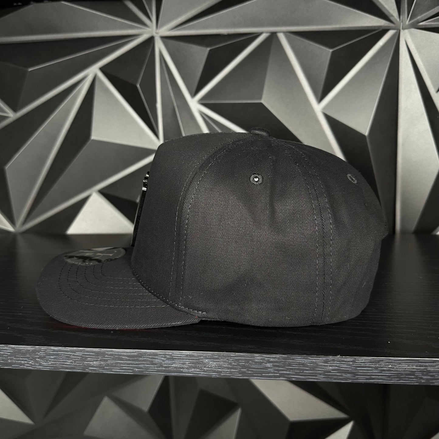 Poker Plaque SnapBack Cap - Black/Red